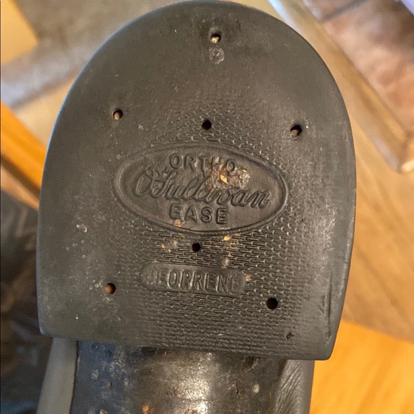 Stylish Silverish Gray Cowboy Boots - Picture 3 of 9